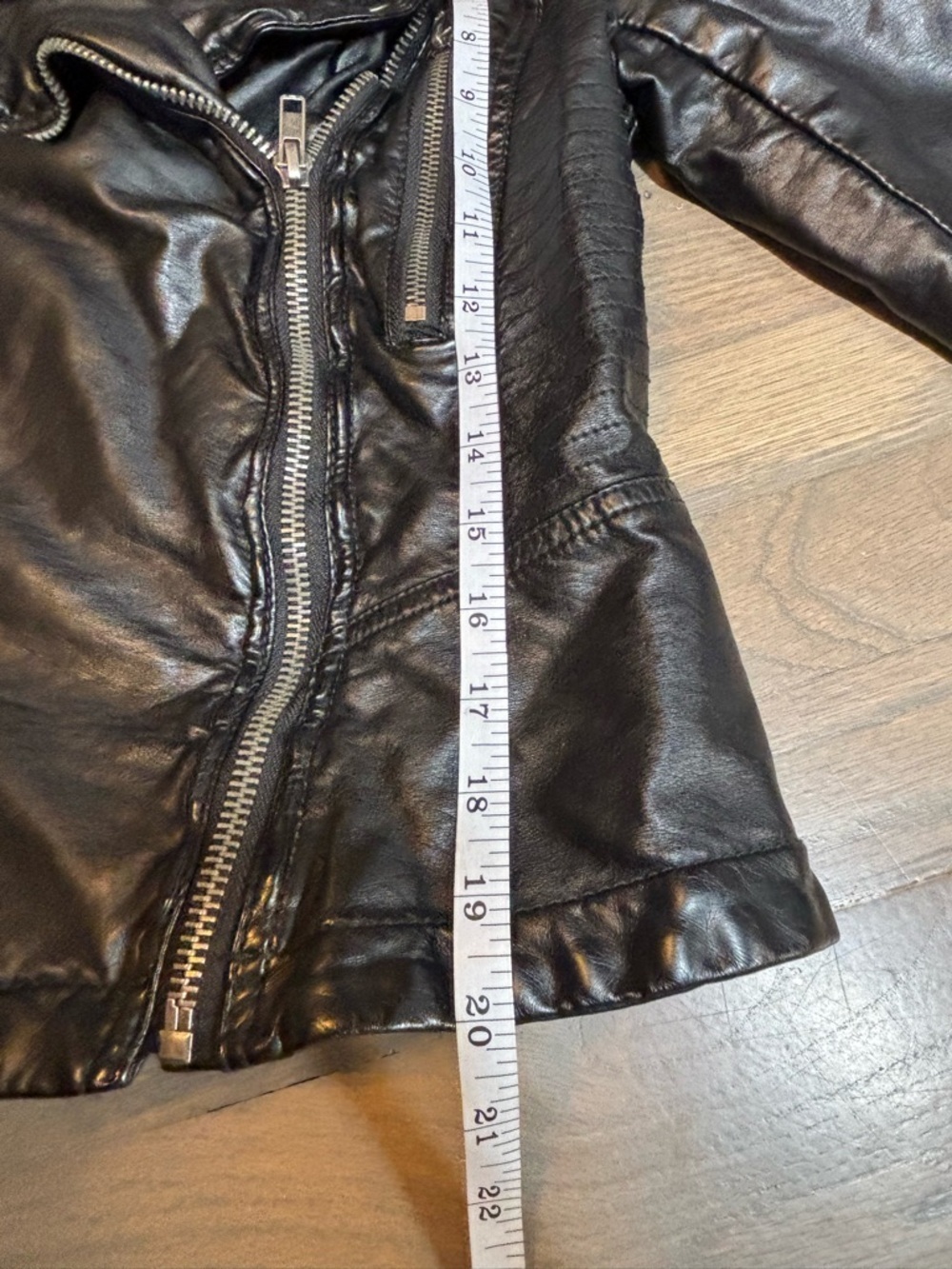 Free People Cleo Black Faux Leather Moto Jacket. Size 0. Missing hood. - Picture 8 of 10